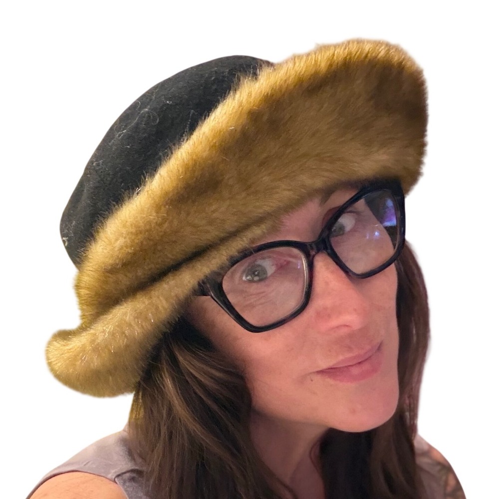 Lillie & Cohoe Faux Fur Trim Wool Felt Cloche Hat Mob Wife Russian Winter 2